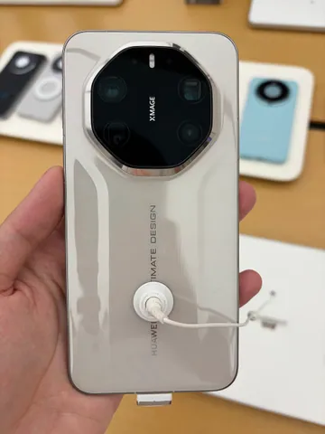 Huawei Mate 80 RS, vista posteriore