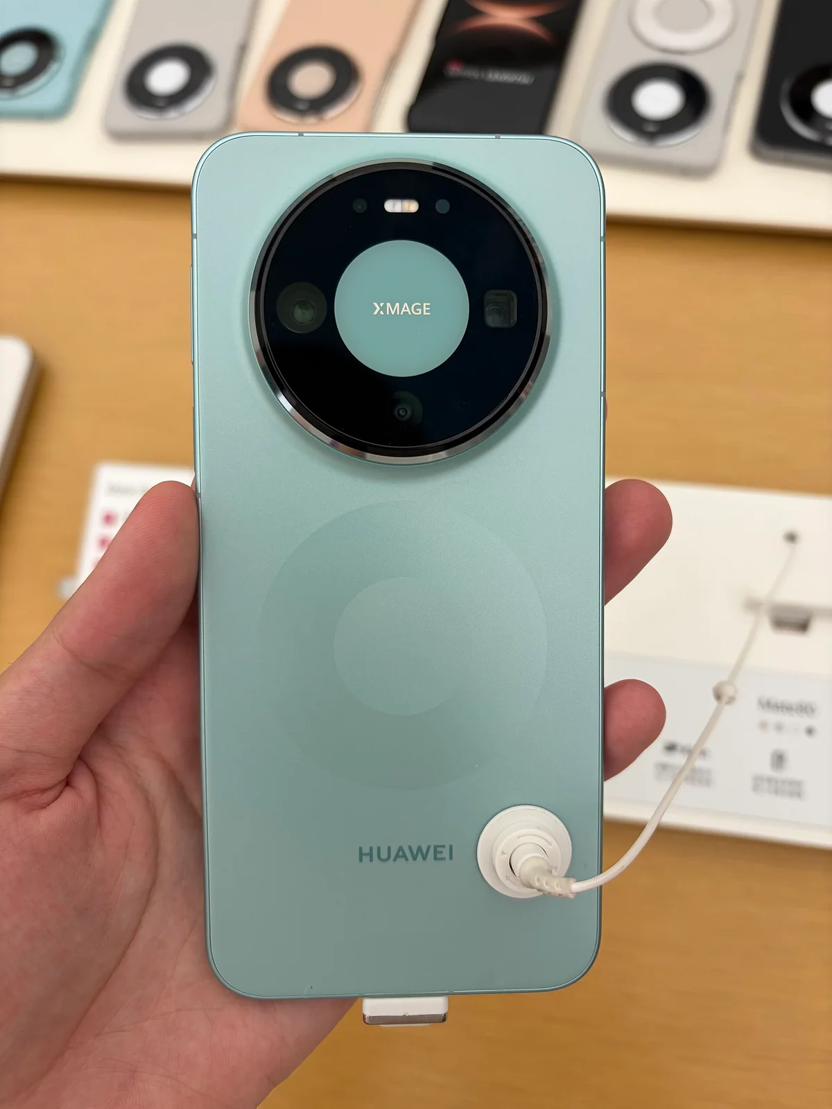 Huawei Mate 80, vista posteriore
