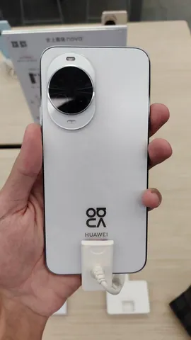 Huawei nova 14, vista posteriore