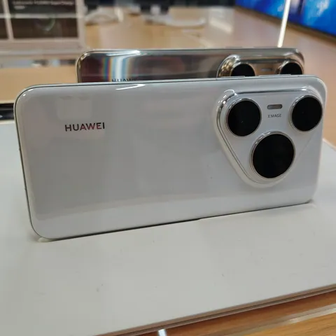 Huawei Pura 80 Ultra, vista posteriore